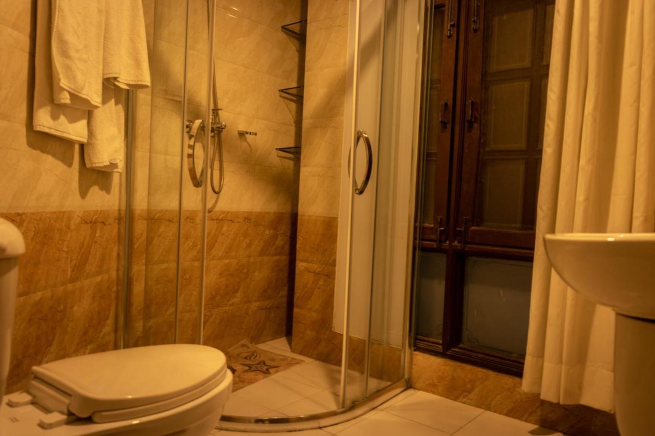 Classic Serviced Apartments Jawlakhel Extérieur photo